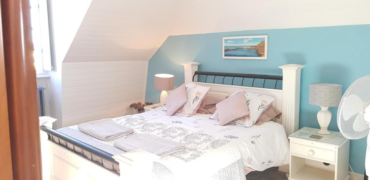 Maison Papillons Plomodiern Экстерьер фото