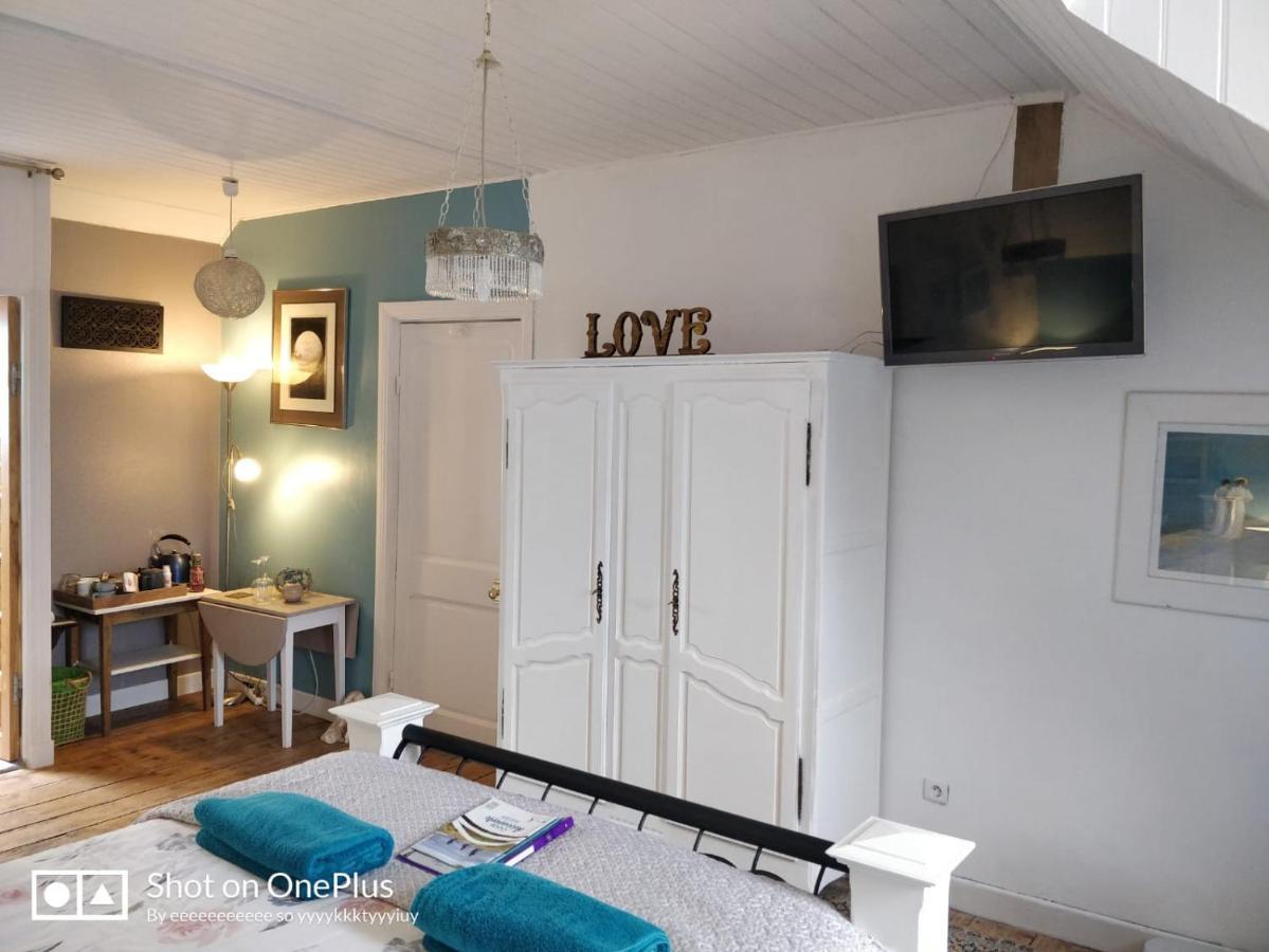 Maison Papillons Plomodiern Экстерьер фото