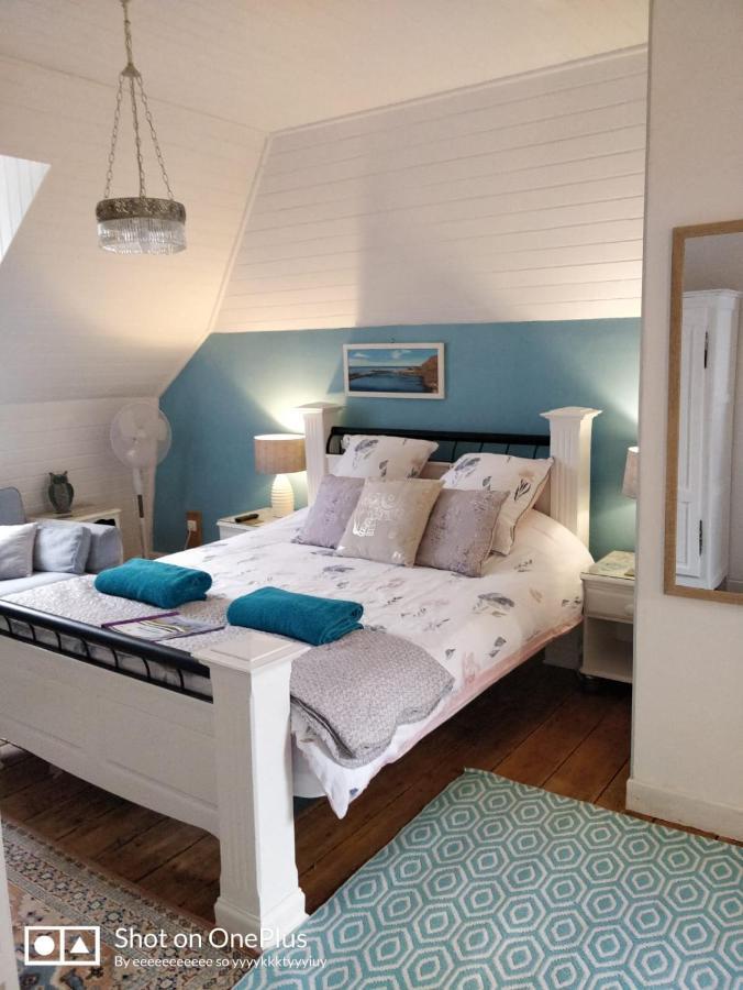 Maison Papillons Plomodiern Экстерьер фото