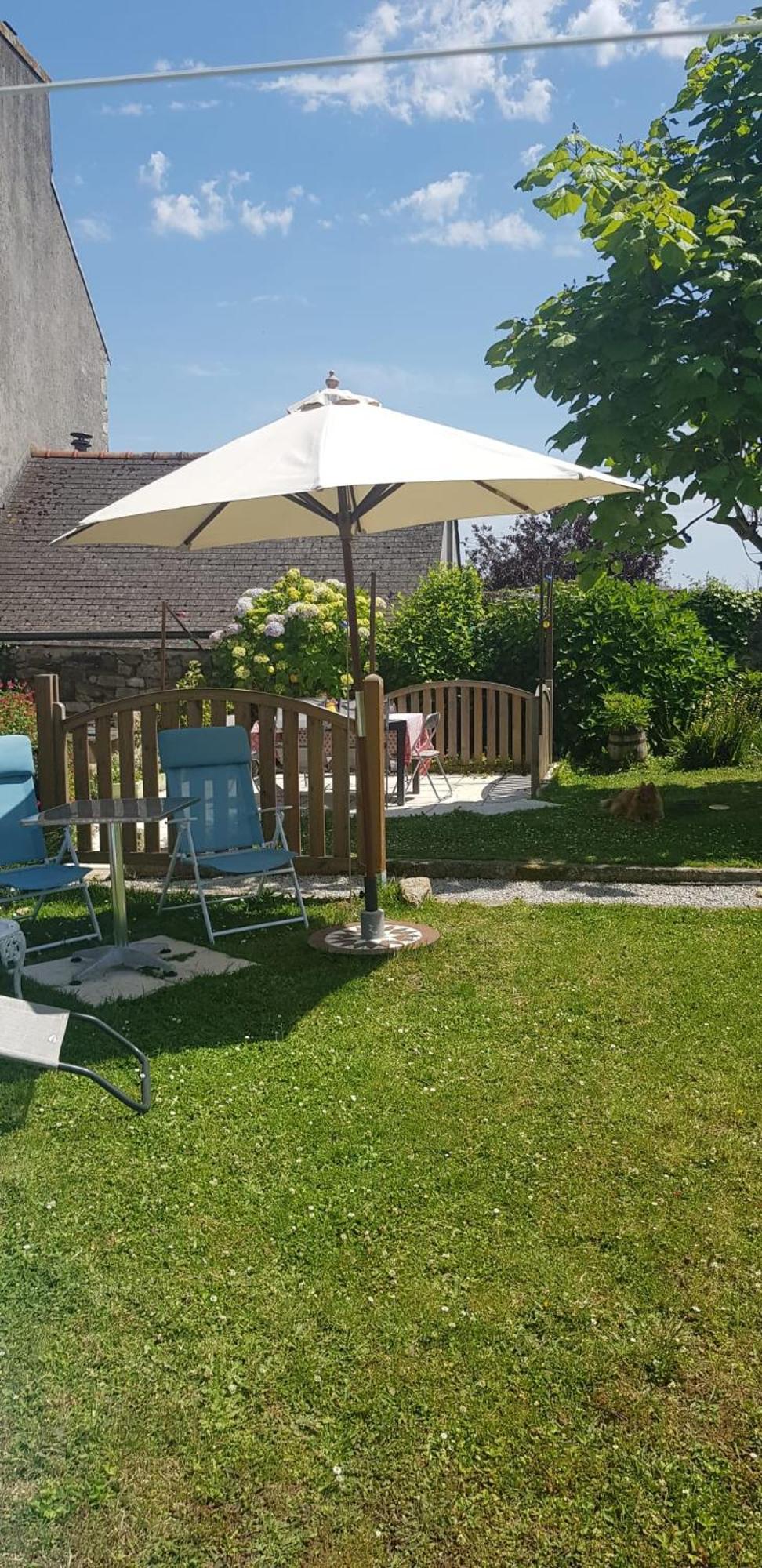 Maison Papillons Plomodiern Экстерьер фото