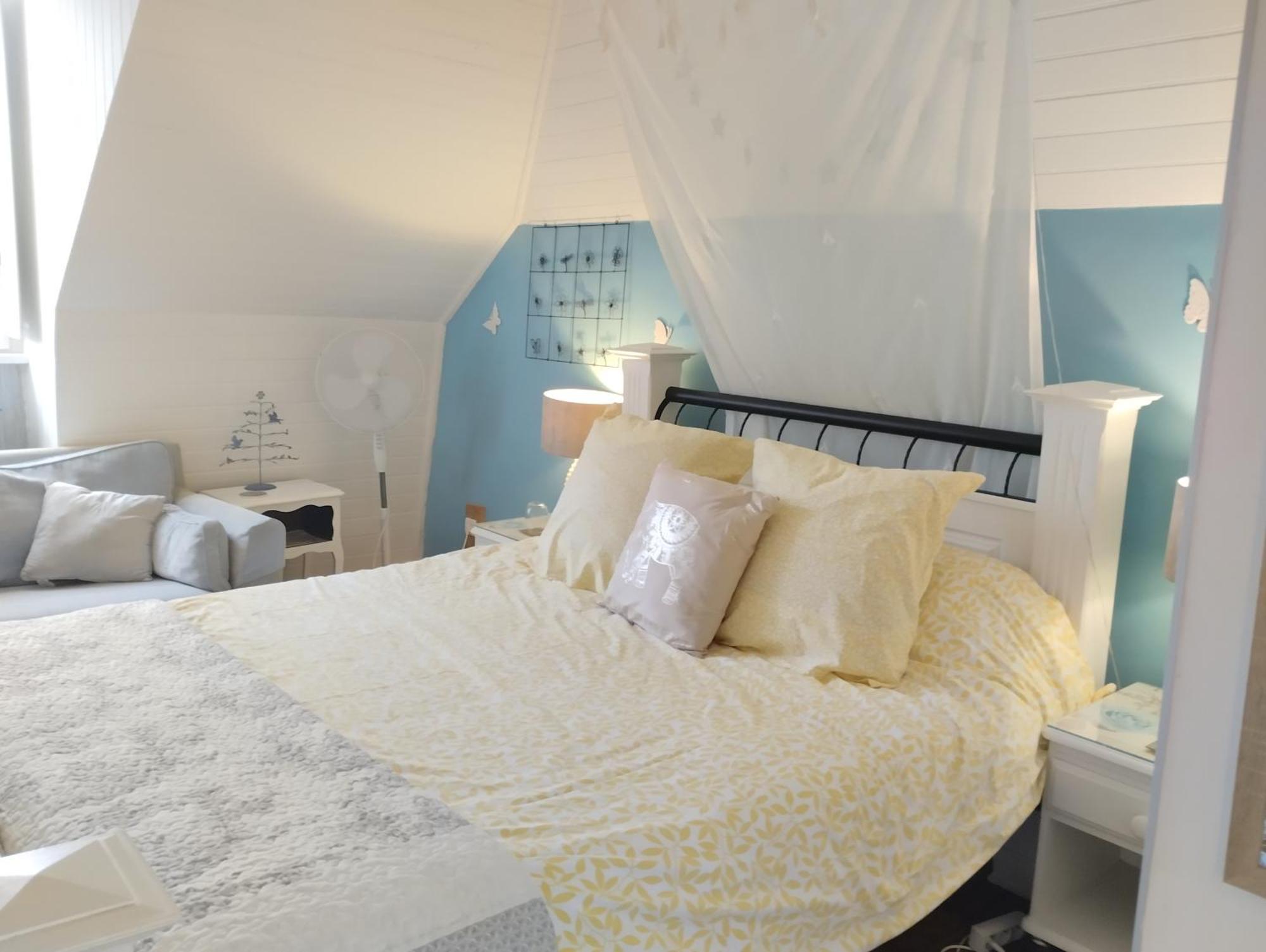 Maison Papillons Plomodiern Экстерьер фото